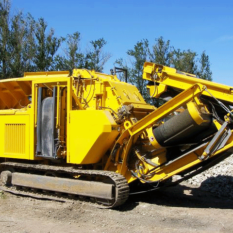 山石破碎選用移動式破碎機(jī)具有更多優(yōu)勢